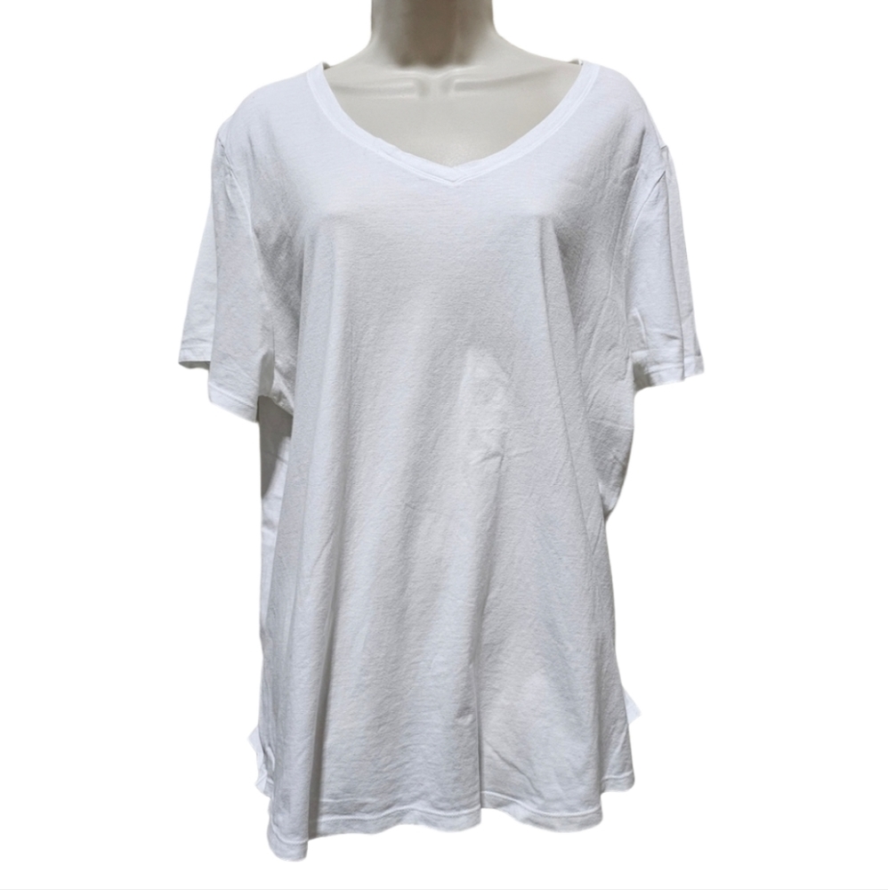 NWOT Women's Just My Size White V-neck T-shirt